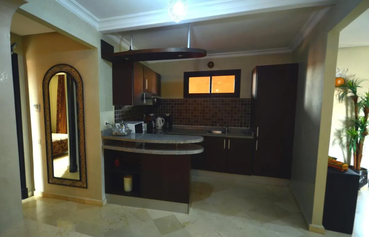 Image 2 of Appart vue piscine et montagne Marrakech