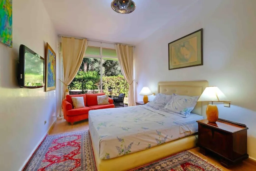 Image 1 of Beautiful 2 bedrooms apartment with private garden and pool access