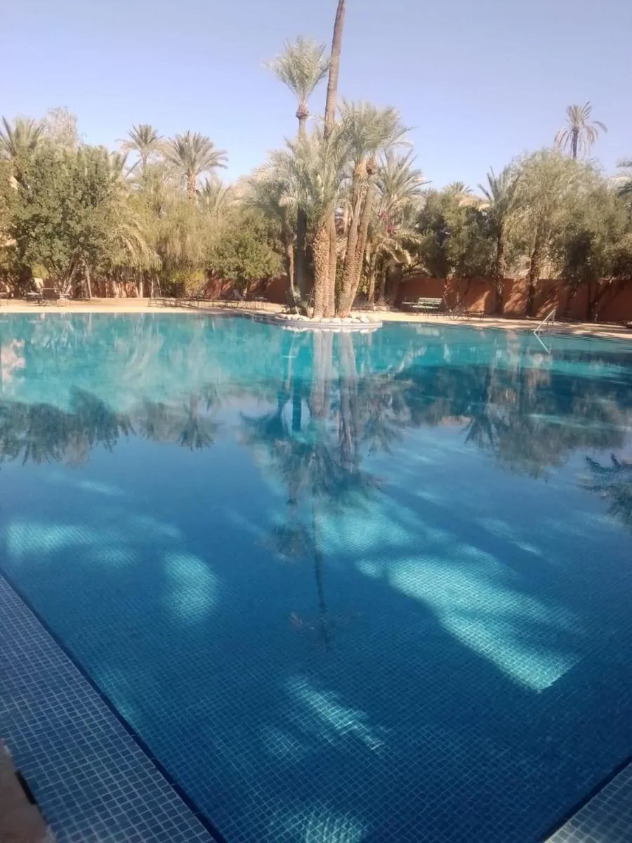 Image 3 of Beautiful 2 bedrooms apartment with private garden and pool access