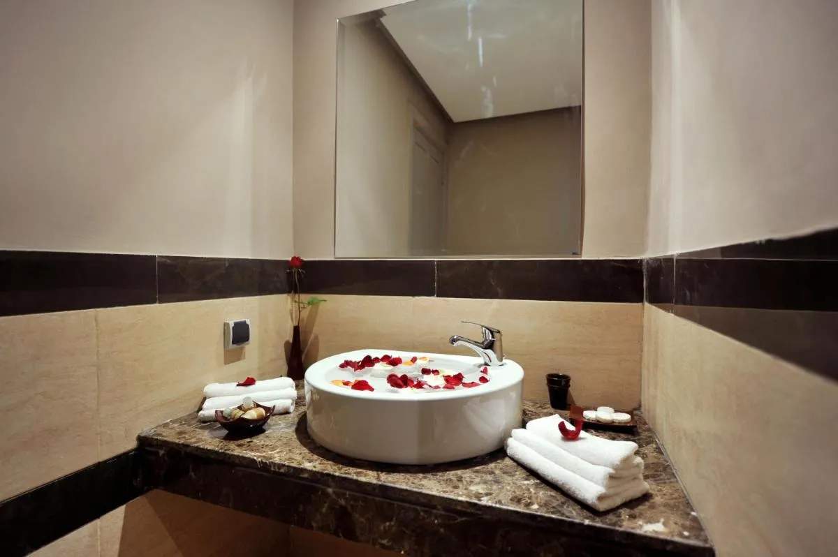 Image 2 of Blue Sea Le Printemps