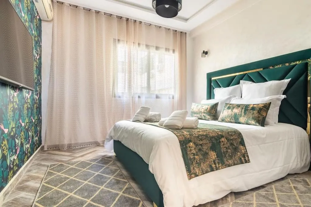 Image of C-Appartement de luxe plein centre de gueliz avec piscine parking wifi netflix