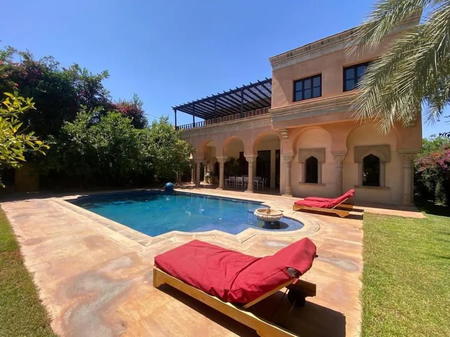 Image 3 of Charmante villa