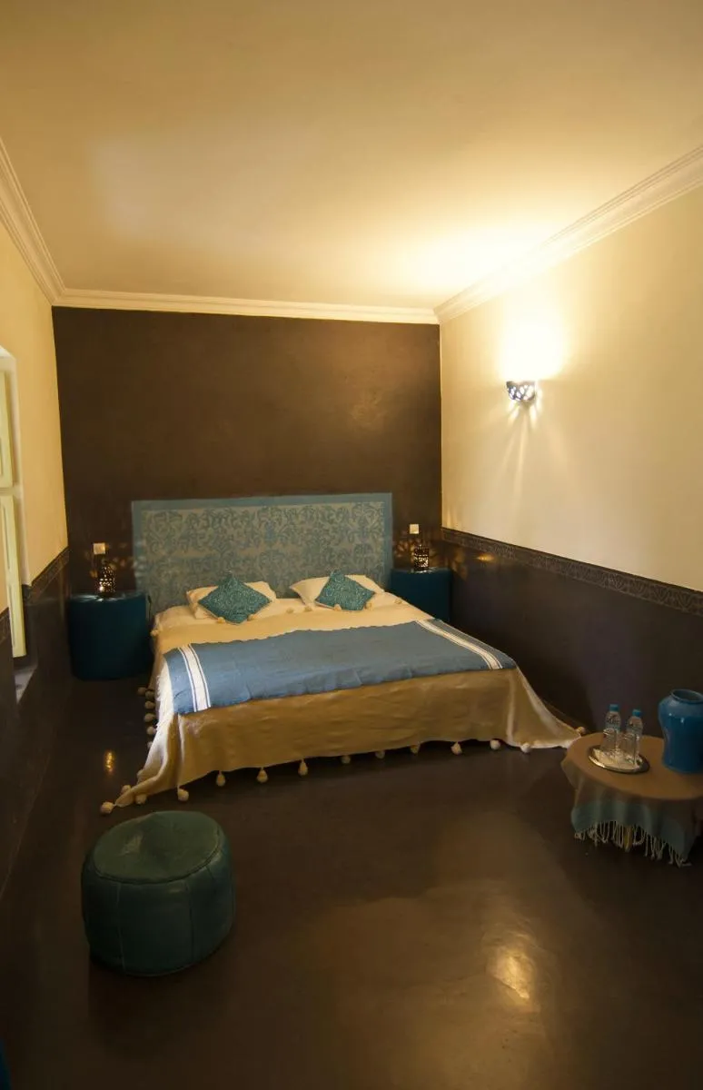 Image 3 of Dar Crystal