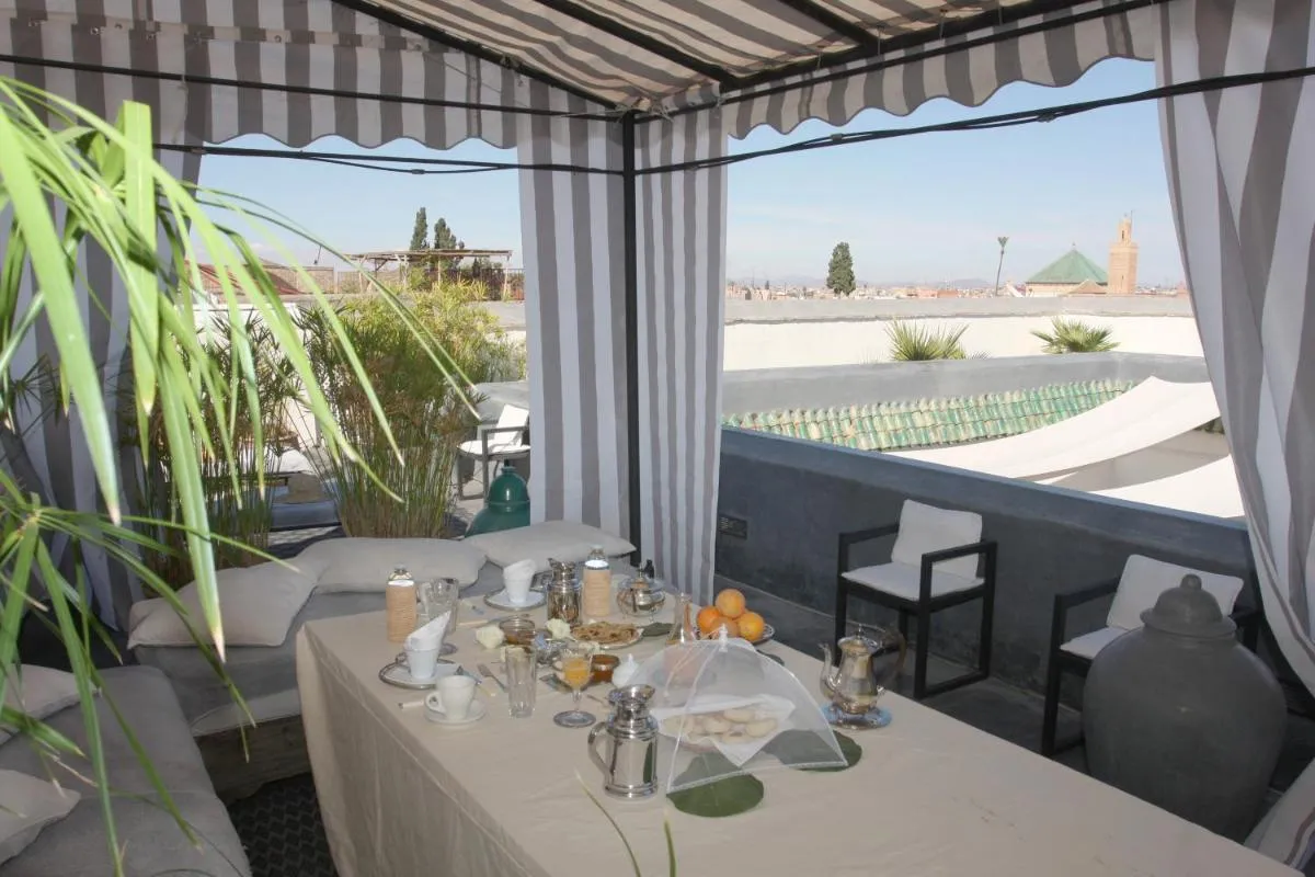 Image 2 of Dar Seven