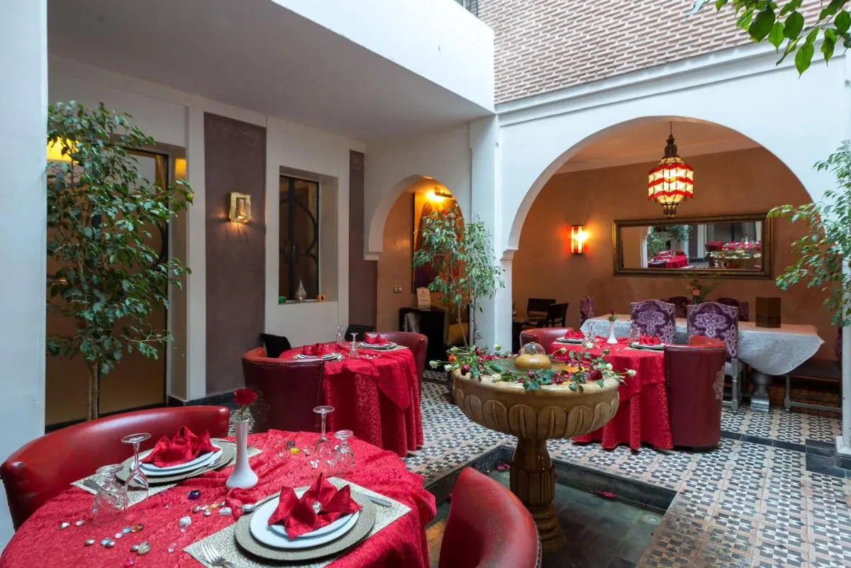 Image 3 of Dar Sholmes