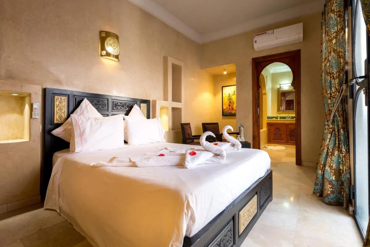 Image 6 of Dar Sholmes