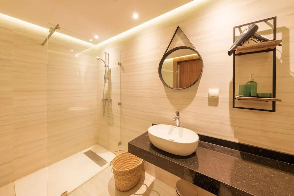 Image 2 of Luxury place In the Center