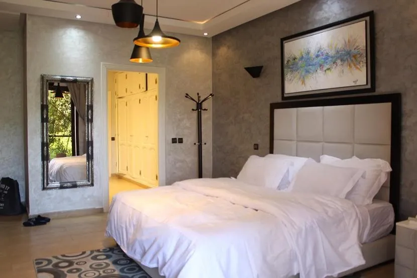 Image 6 of Magnifique villa avec piscine pour famille uniquement