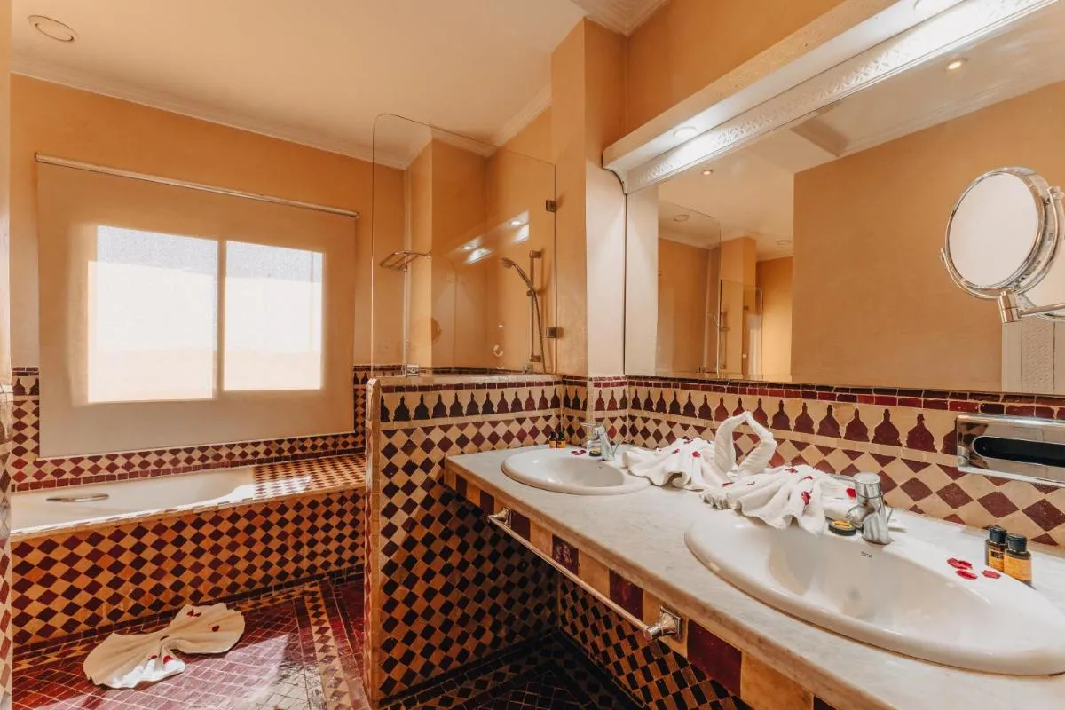 Image 2 of Palace Jena