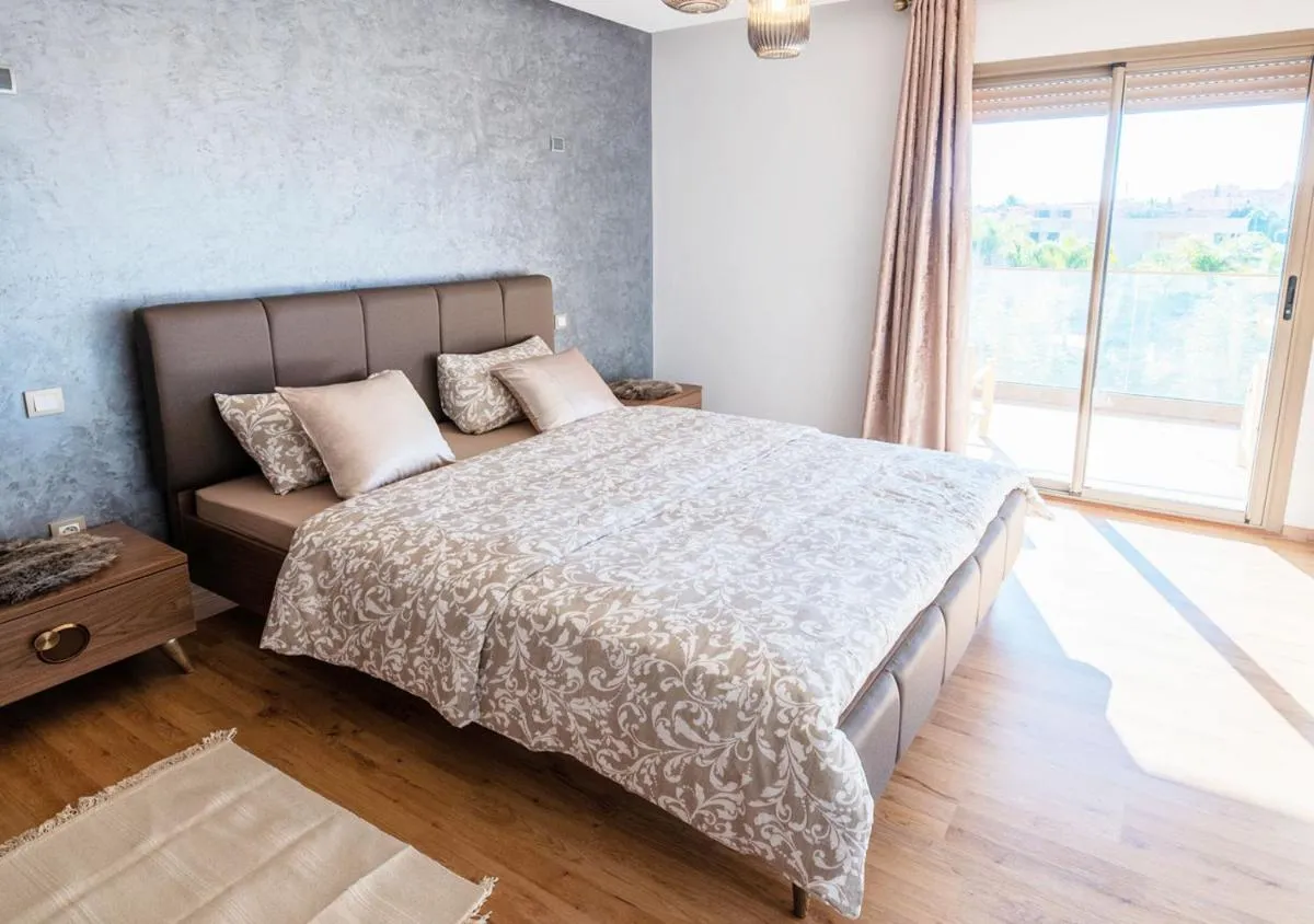 Image 1 of Pearl Garden 69