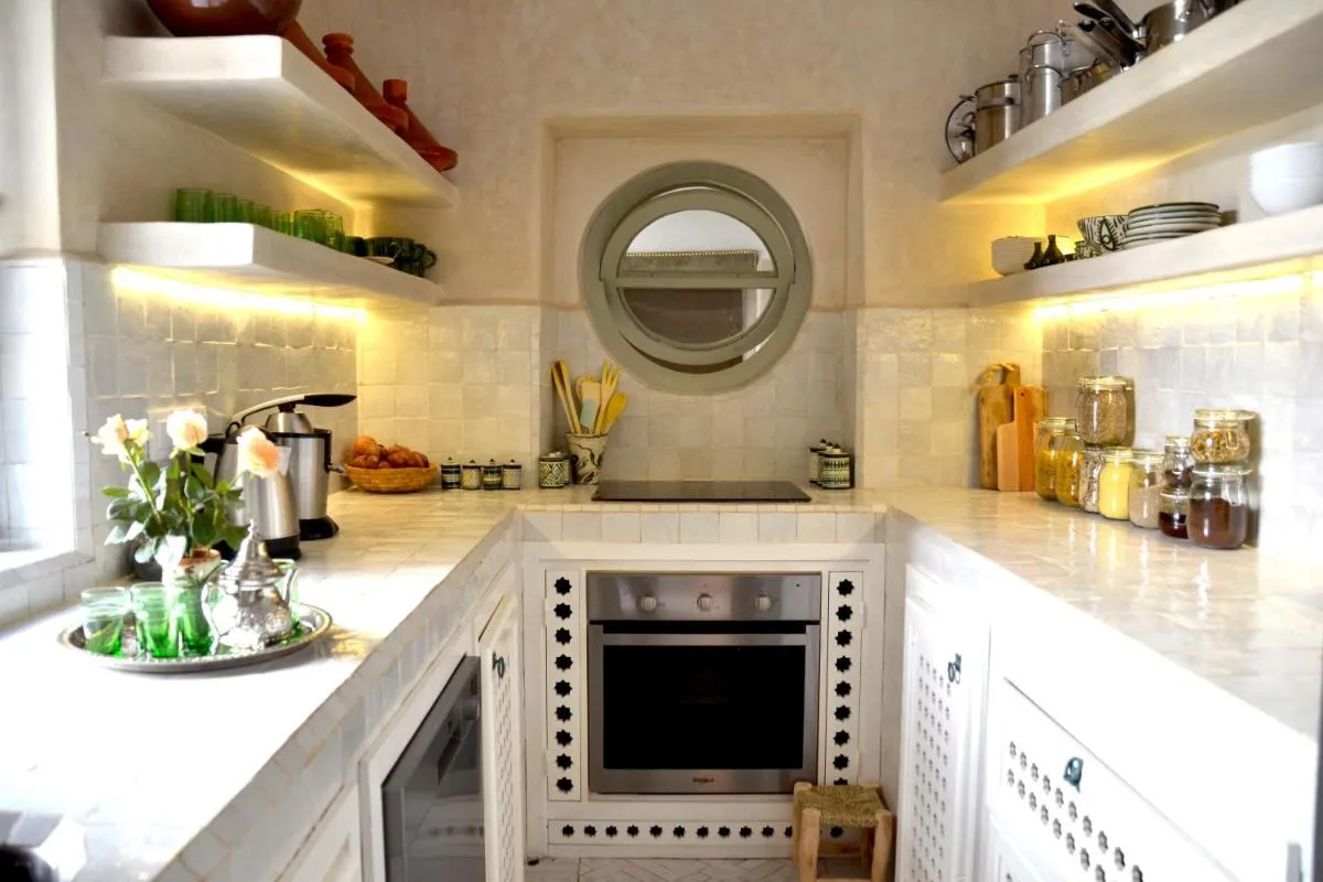 Image 2 of RIAD AMOUR