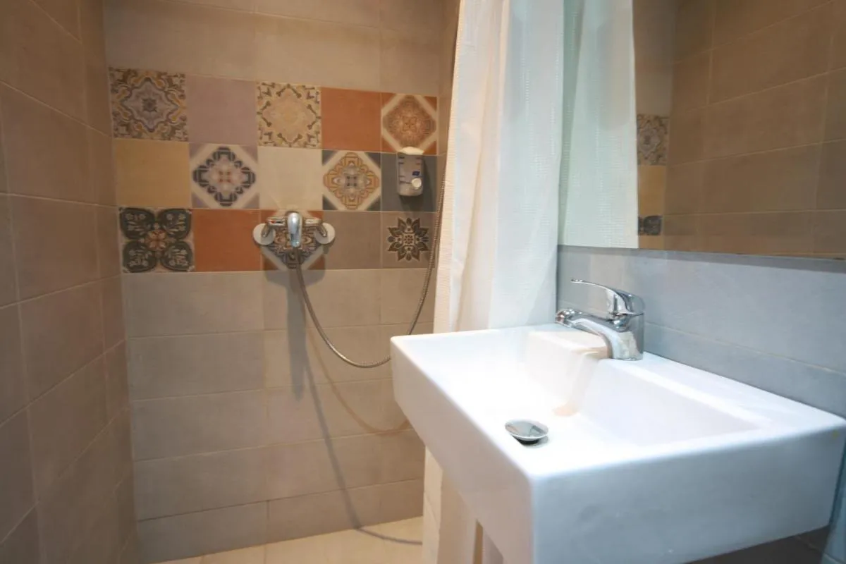 Image 2 of RIAD Miel & Une Nuit