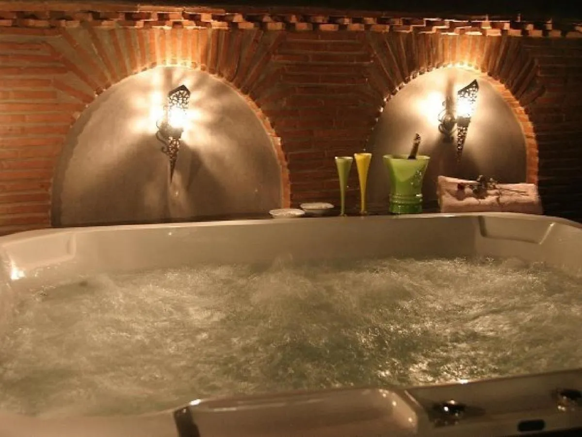 Image 2 of Riad Carllian