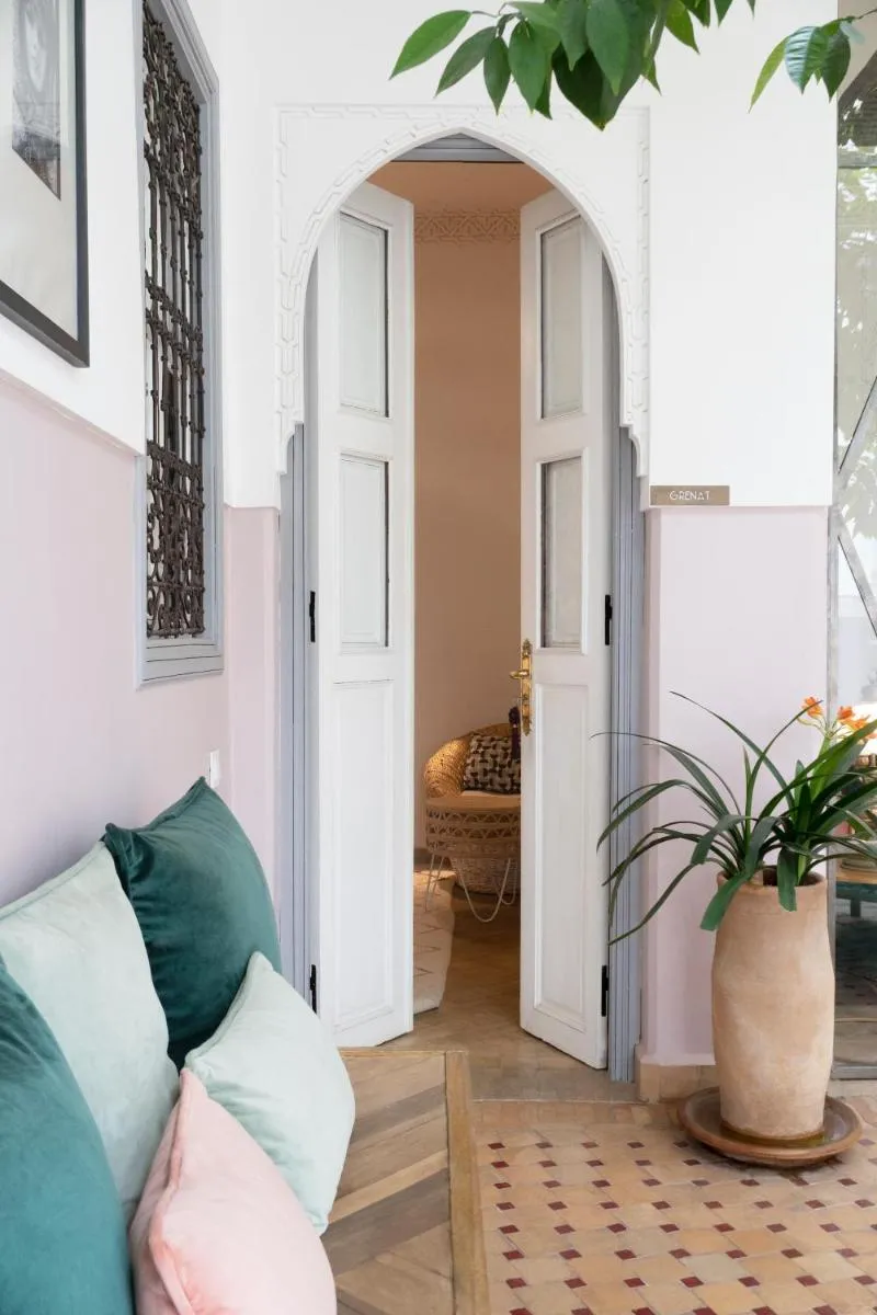 Image 3 of Riad Sashema