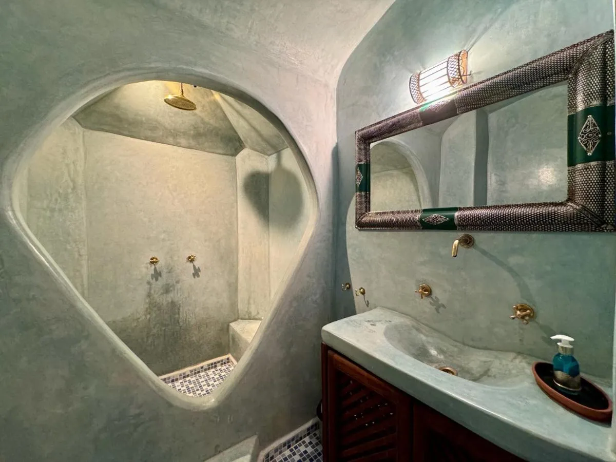 Image 2 of Riad Taghia