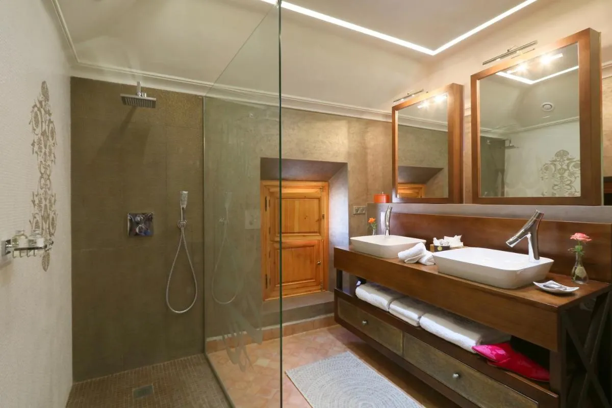 Image 2 of Riad Ysalis