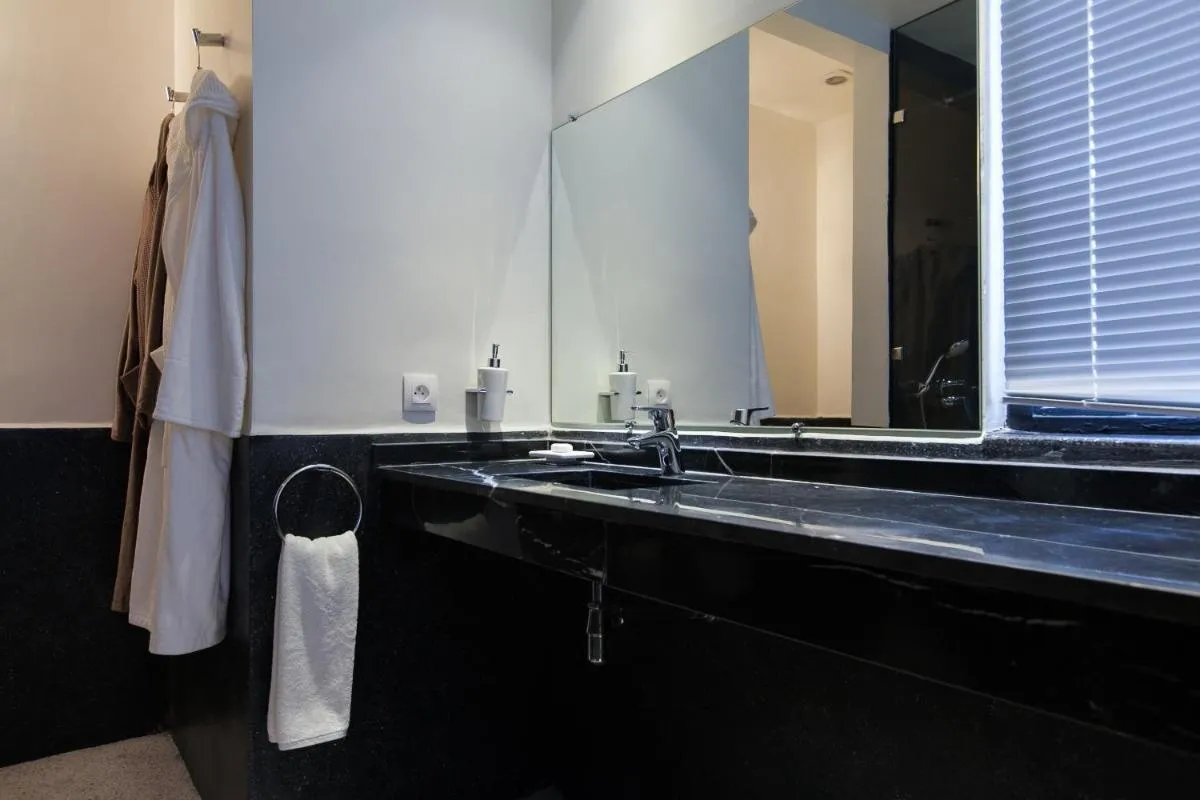 Image 2 of Riad Zebrakaro