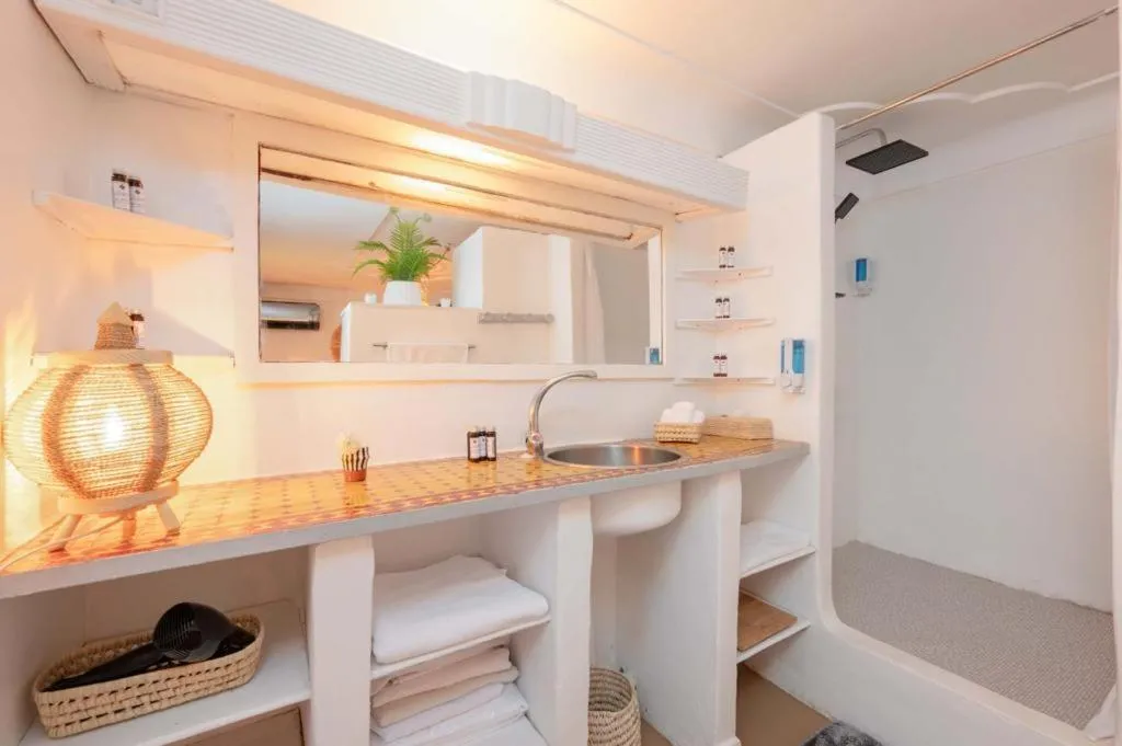 Image 6 of Rooftop centre ville jacuzzi