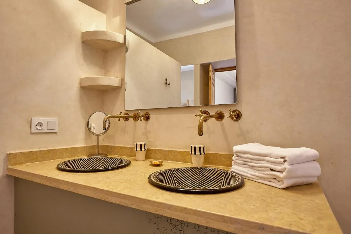 Image 6 of Ryad Selyen