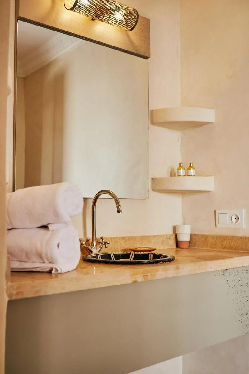 Image 4 of Ryad Selyen