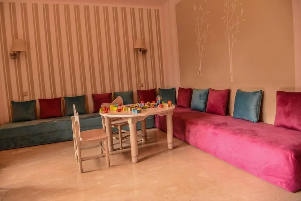 Image 4 of Schöne tolle ausgestatte 122 m2 Ferienwohnung nahe majorelle garden und Gueliz mit Poolblick und großem Balkon und Terrasse