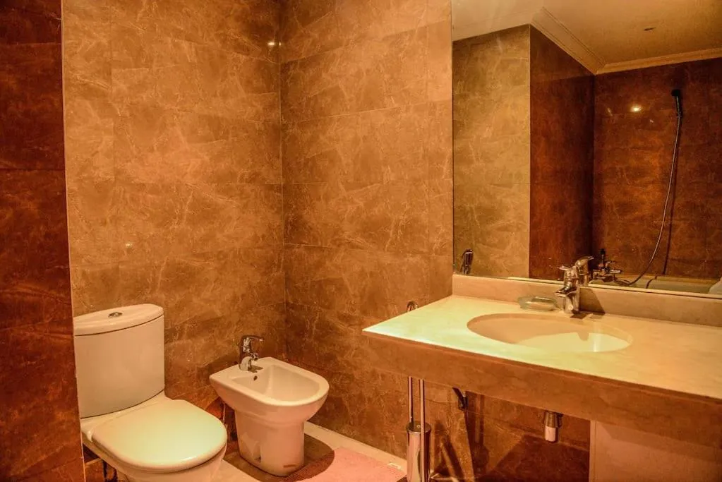 Image 2 of Schöne tolle ausgestatte 122 m2 Ferienwohnung nahe majorelle garden und Gueliz mit Poolblick und großem Balkon und Terrasse