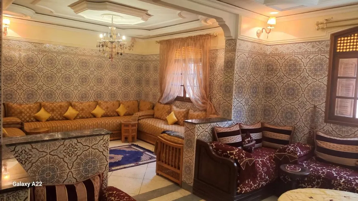 Image of Stay with low budget