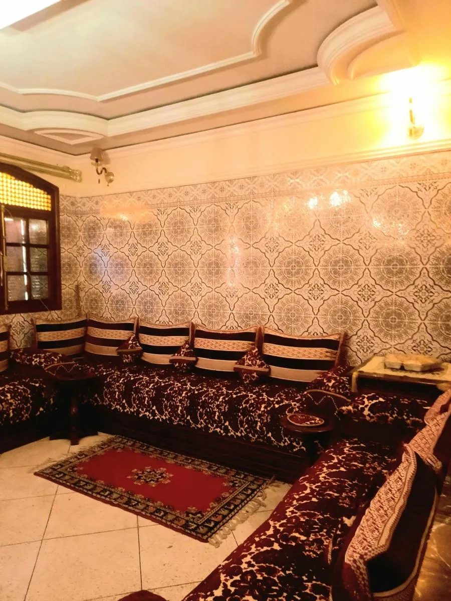 Image 3 of Stay with low budget