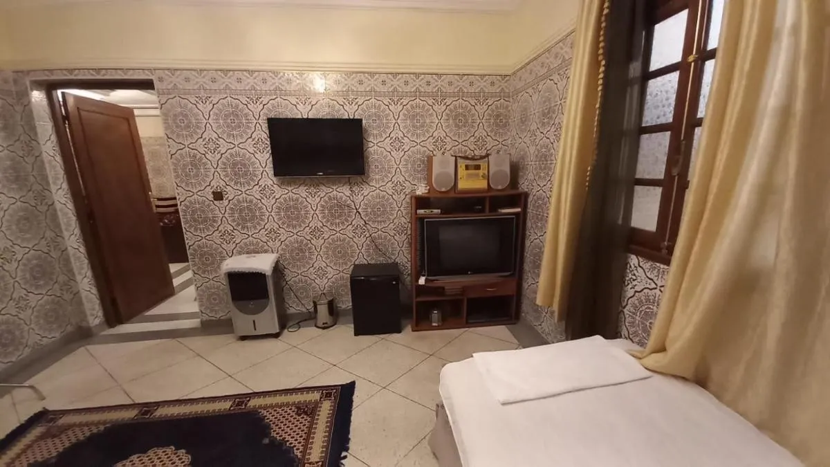 Image 1 of Stay with low budget