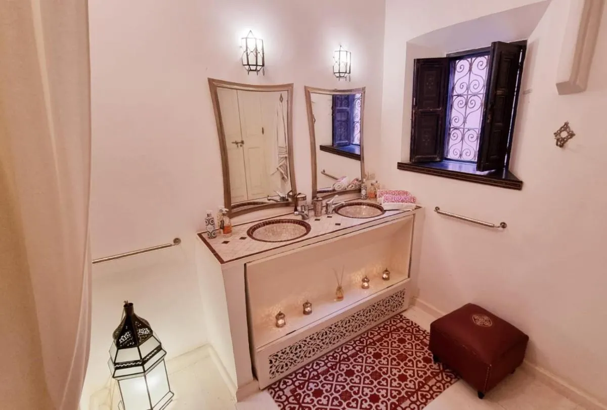 Image 1 of The Douiria