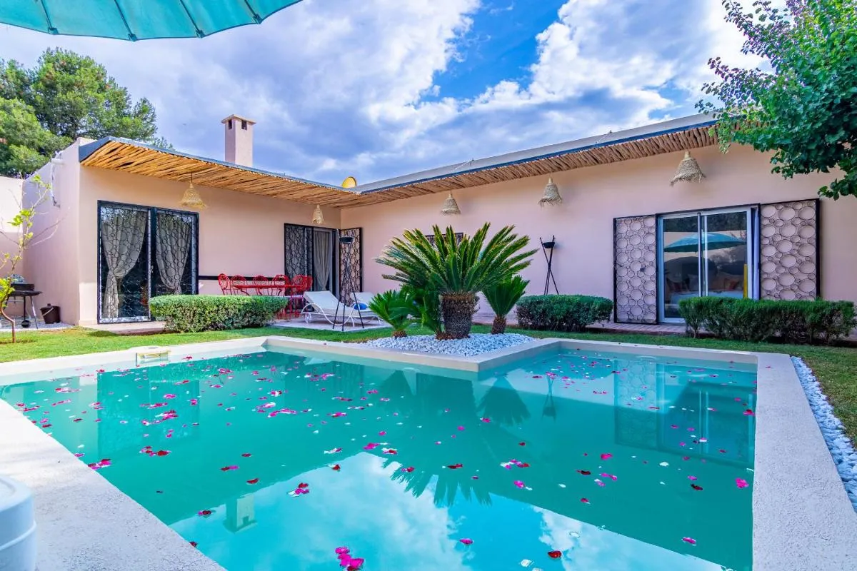 Image 2 of VILLA MARIA – Famille uniquement