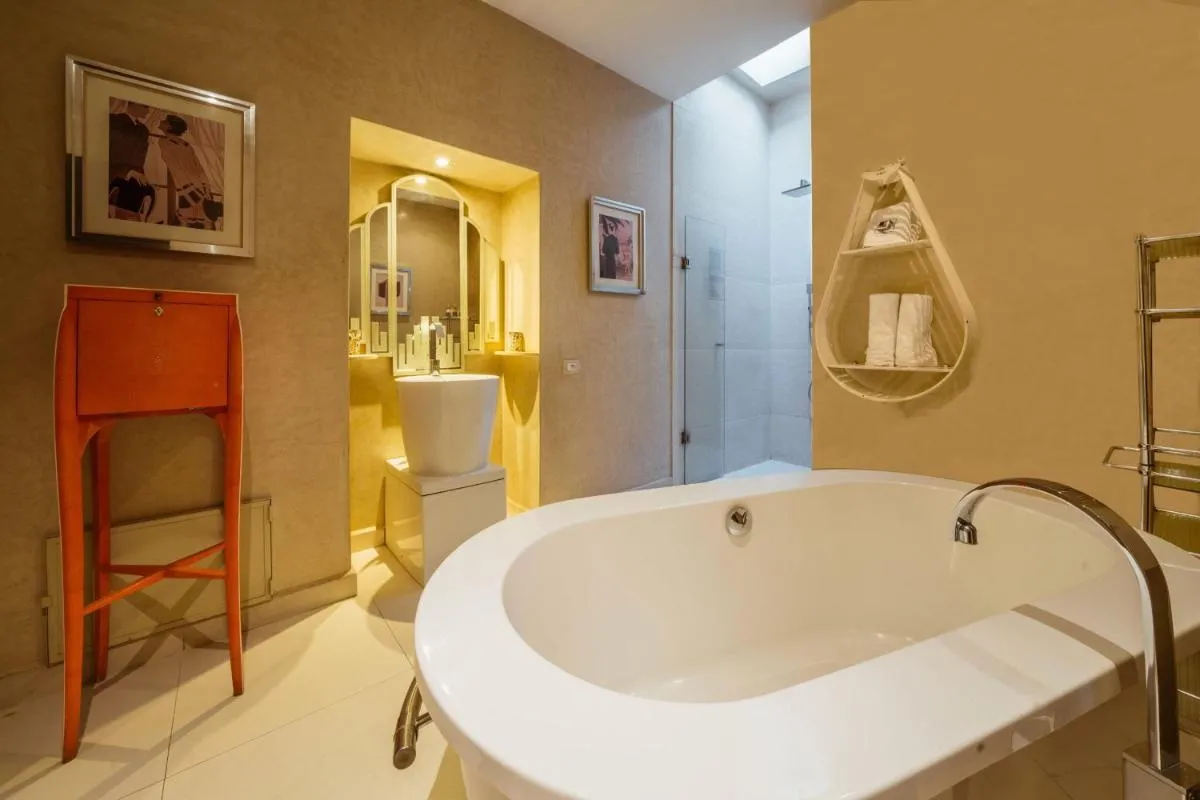 Image 2 of Villa Makassar