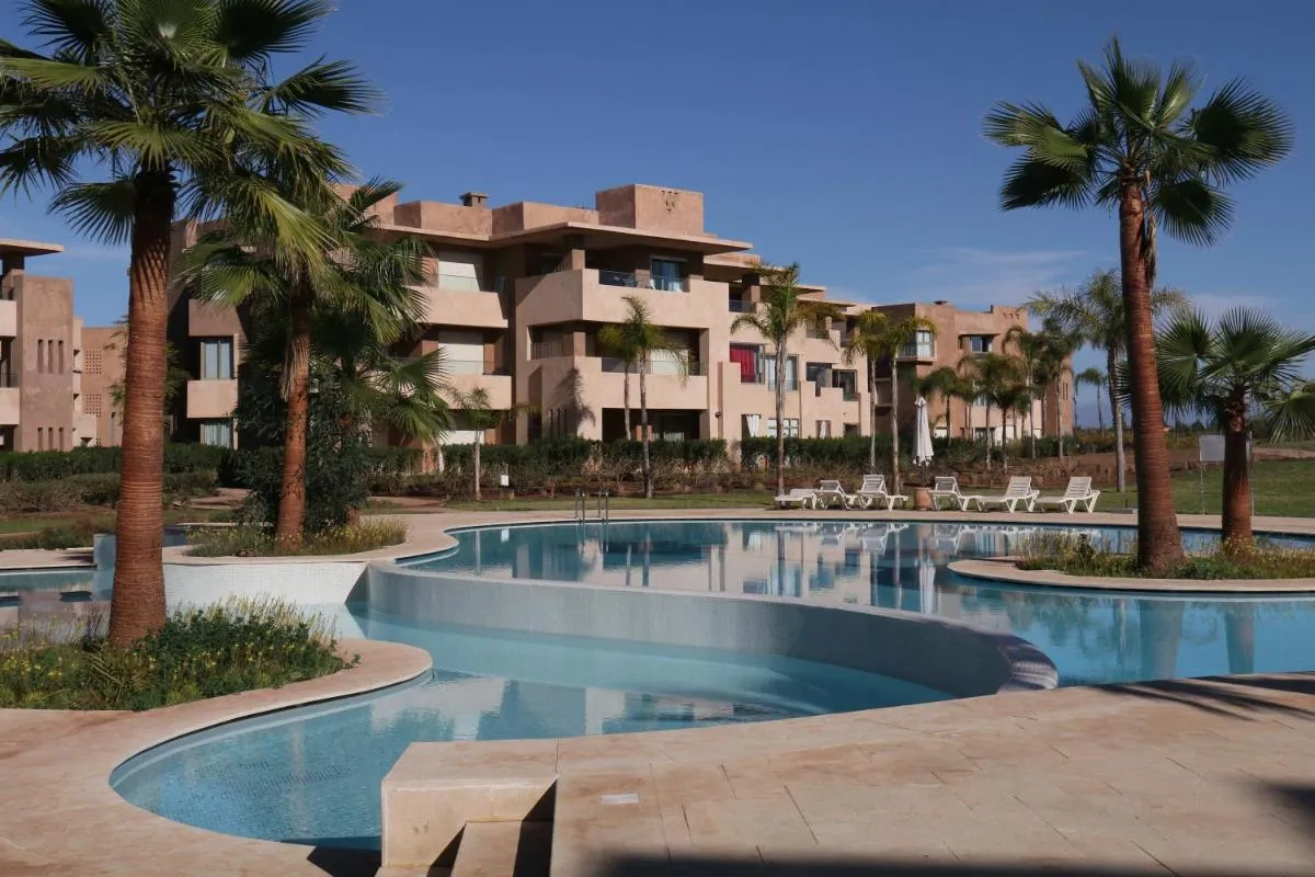 Image 3 of golf city Av Med VI