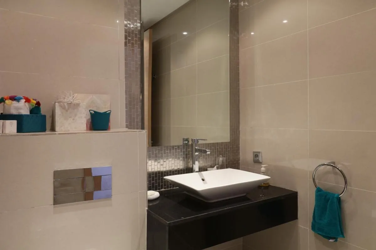 Image 2 of golf city Av Med VI