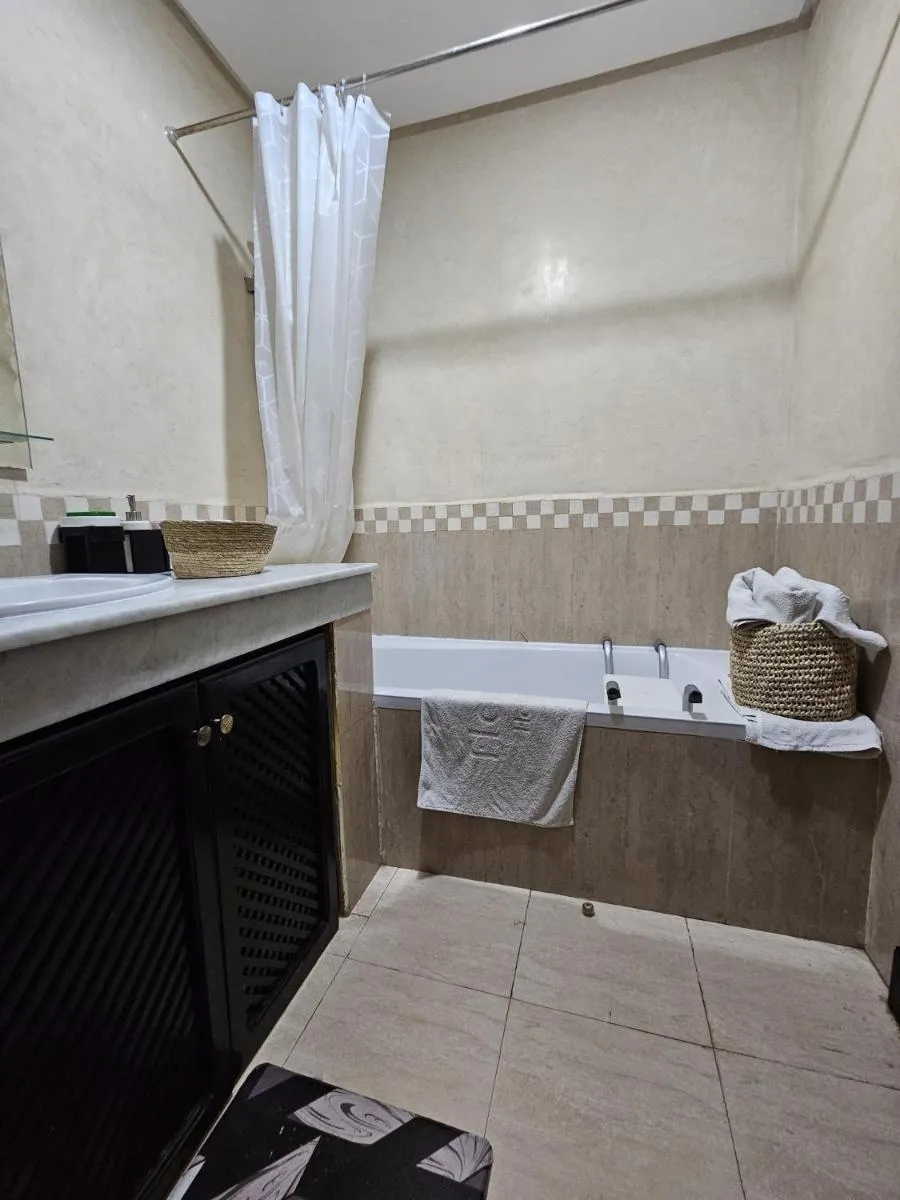 Image 5 of APPARTEMENT DOUILLET AU CENTRE GUELIZ