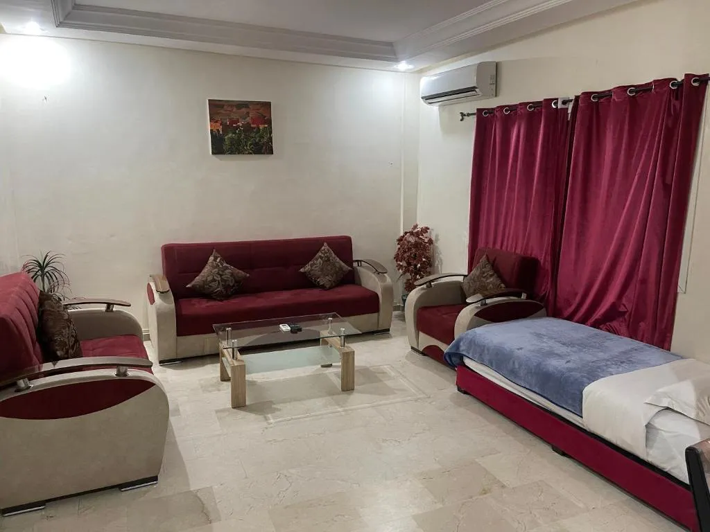 Image of Appartement 16 2èm étage ( POUR FAMILLE )