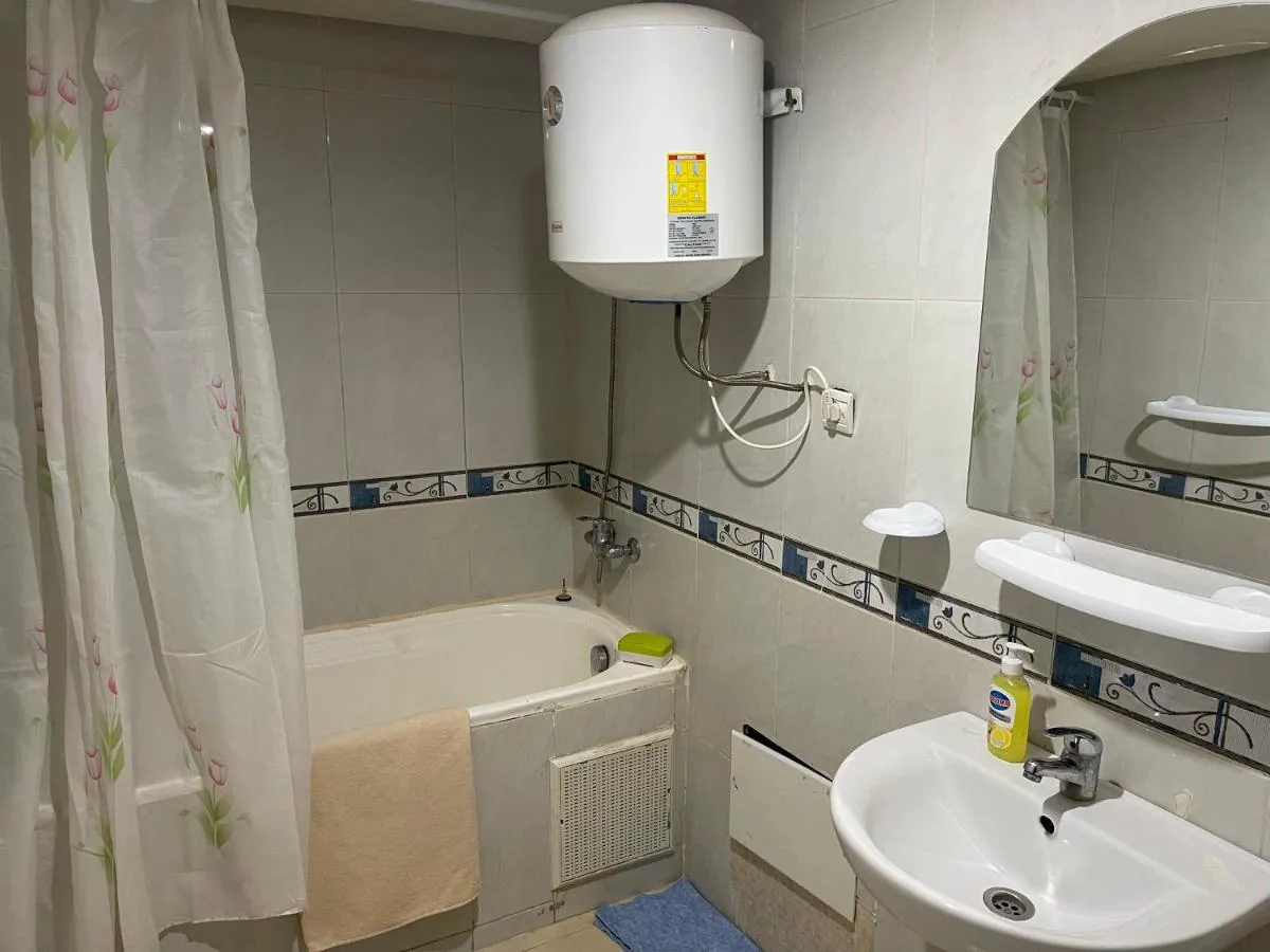 Image 2 of Appartement 16 2èm étage ( POUR FAMILLE )