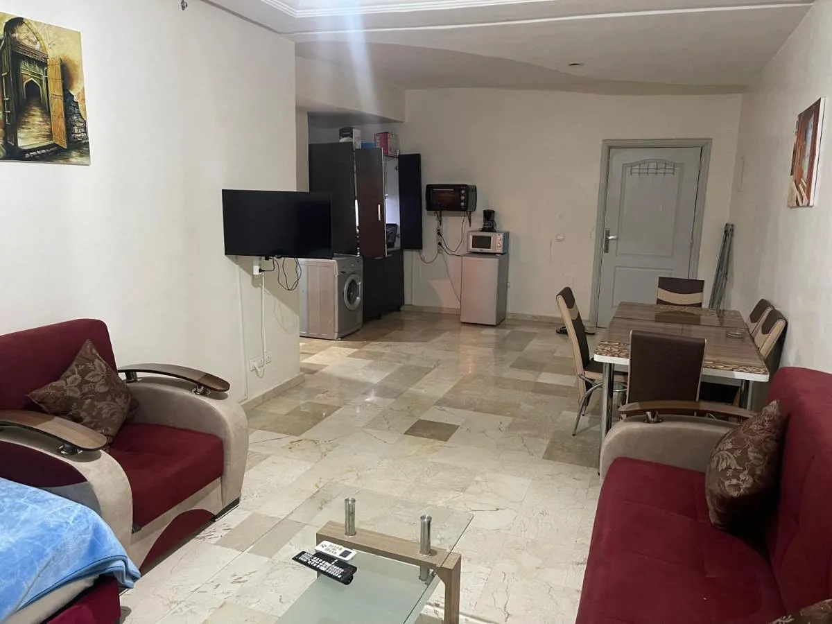 Image 4 of Appartement 19 3èm étage ( POUR FAMILLE )