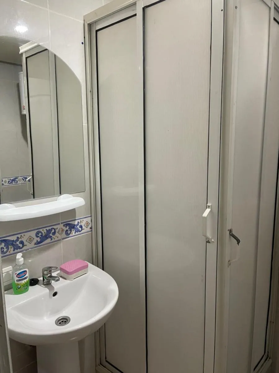 Image 6 of Appartement 19 3èm étage ( POUR FAMILLE )