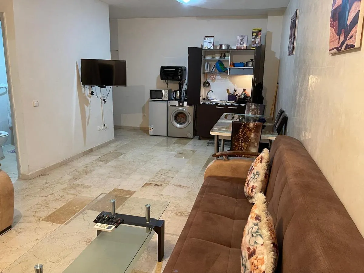 Image 4 of Appartement 23 4èm étage avec balcon ( POUR FAMILLE )