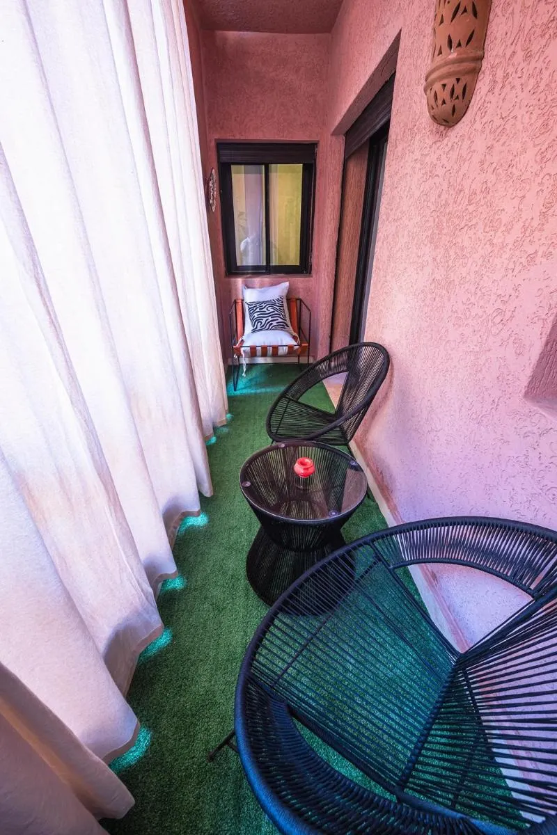 Image 6 of Appartement Bien équipé au Centre ville Garage Privé et Climatiseur Fibre 5G