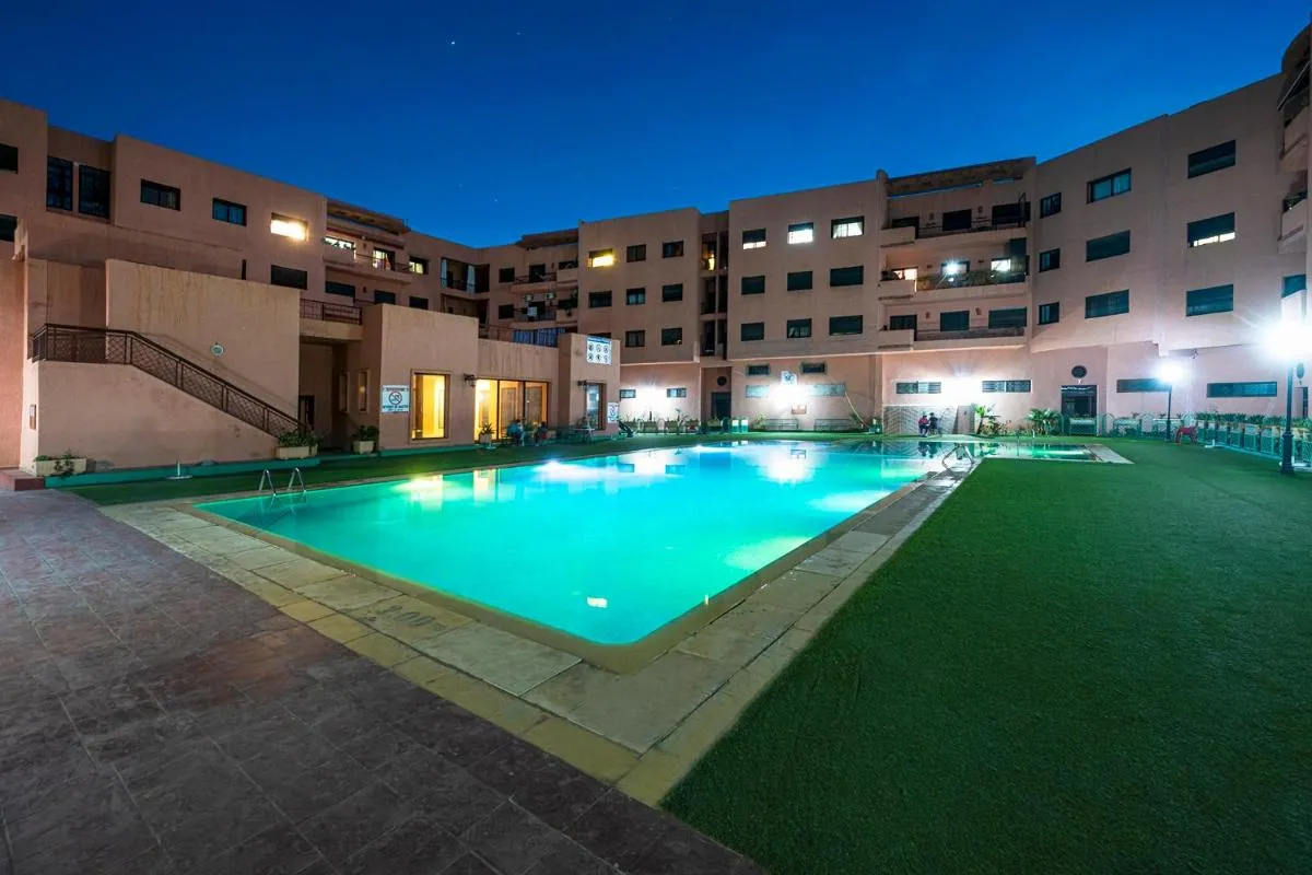 Image 2 of Appartement Bien équipé au Centre ville Garage Privé et Climatiseur Fibre 5G