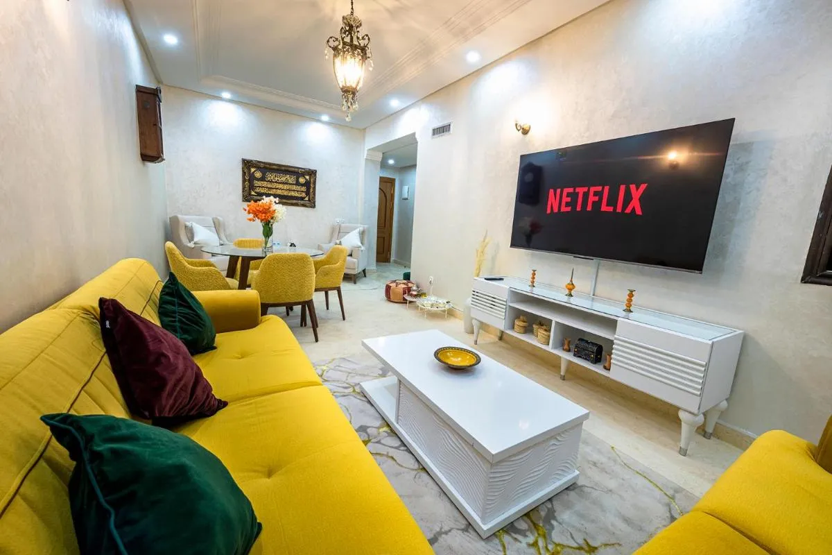 Image 4 of Appartement Bien équipé au Centre ville Garage Privé et Climatiseur Fibre 5G