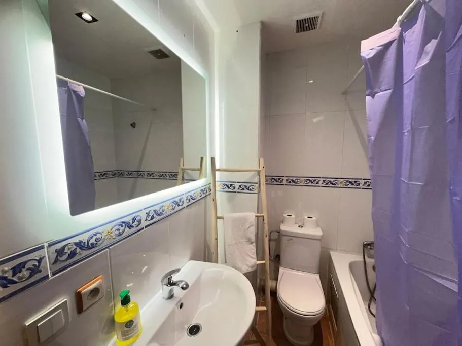 Image 2 of Appartement Stylé et Confortable TOP Centre