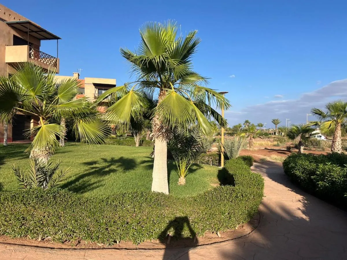 Image 6 of Appartement élégant avec vue sur piscine jardin verdoyant et wifi ultra rapide