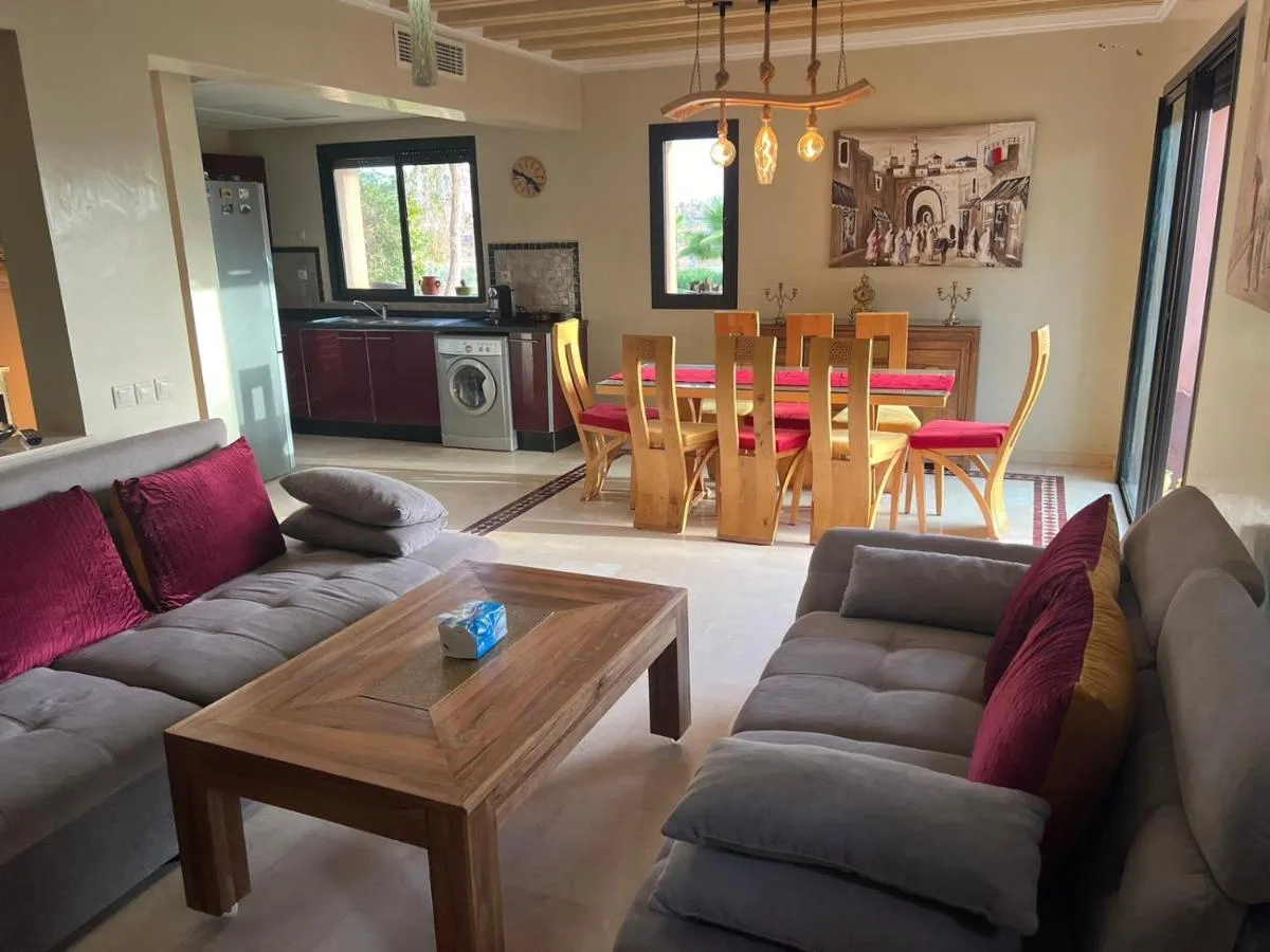 Image 2 of Appartement élégant avec vue sur piscine jardin verdoyant et wifi ultra rapide