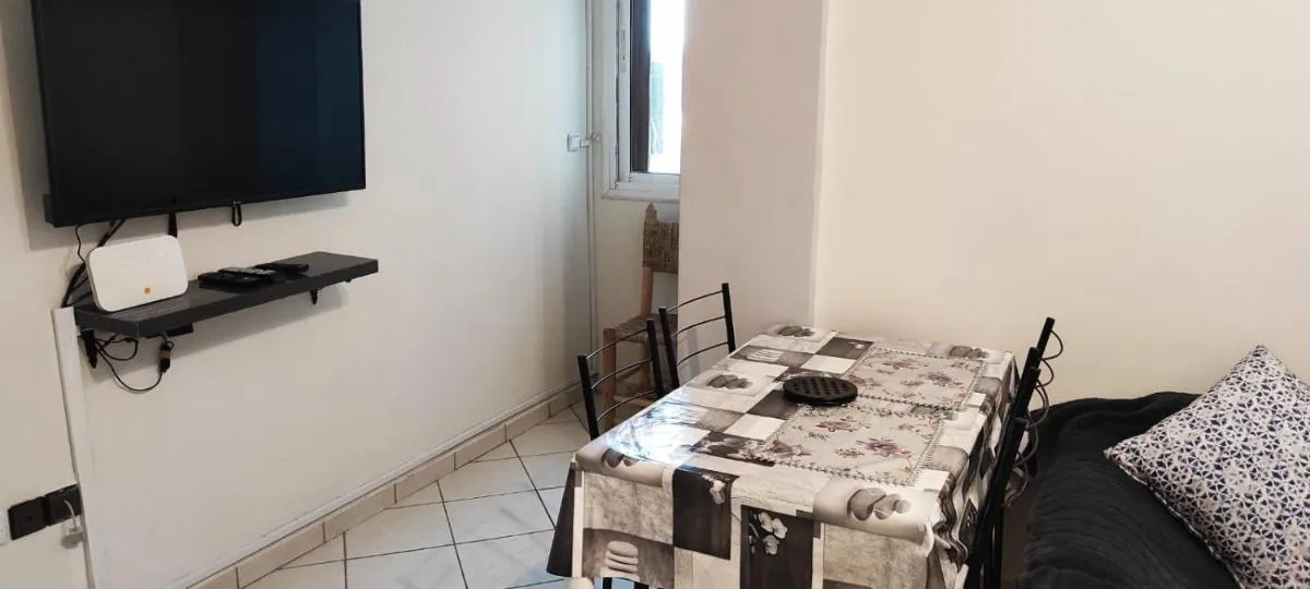 Image 2 of Bright Air Conditioned Apartment Near City Center