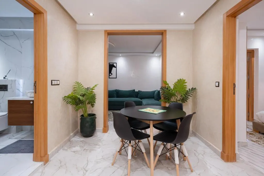 Image of Bright Flat in Heart of Center