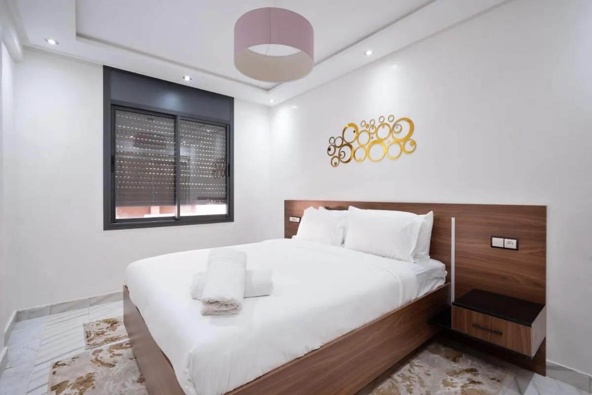 Image 5 of Bright Flat in Heart of Center