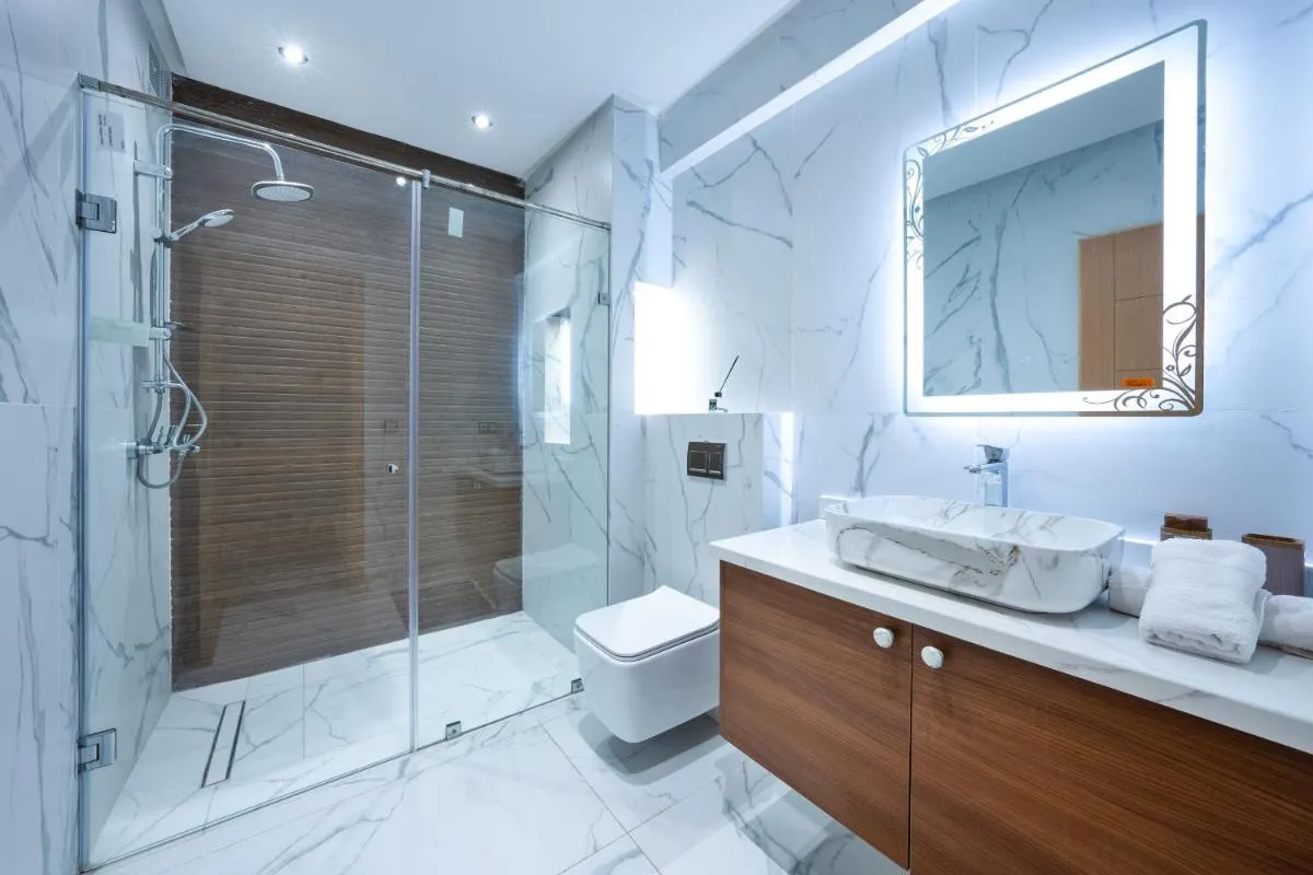 Image 2 of Bright Flat in Heart of Center